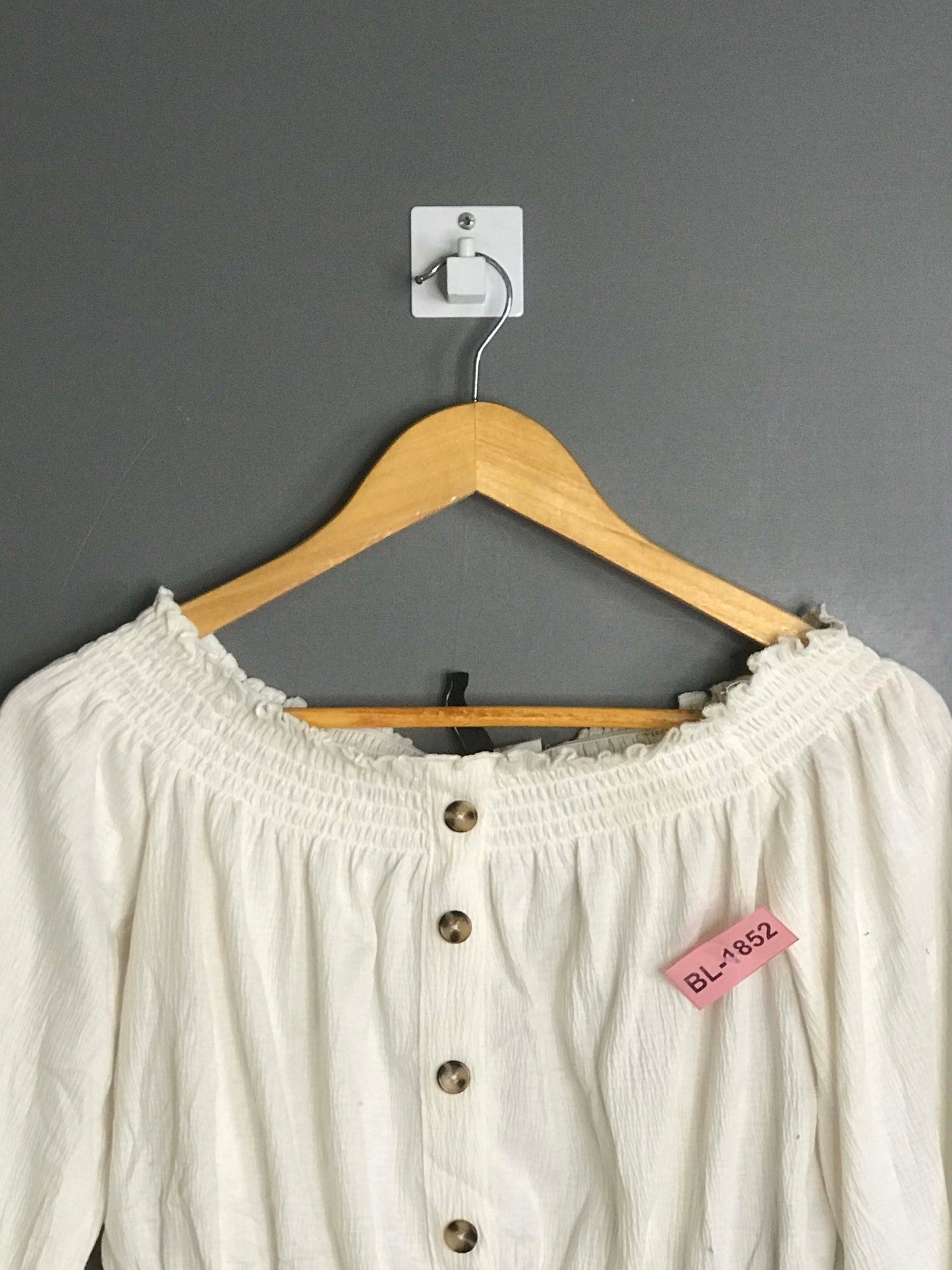 BL- 1852 BRAND: Divided